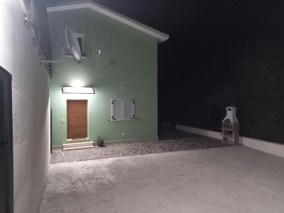 Вилла Casaletto Santo Spirito Labro Экстерьер фото